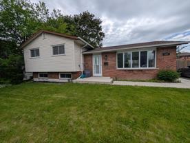 697 Collins Bay Rd - Photo 1 of 1