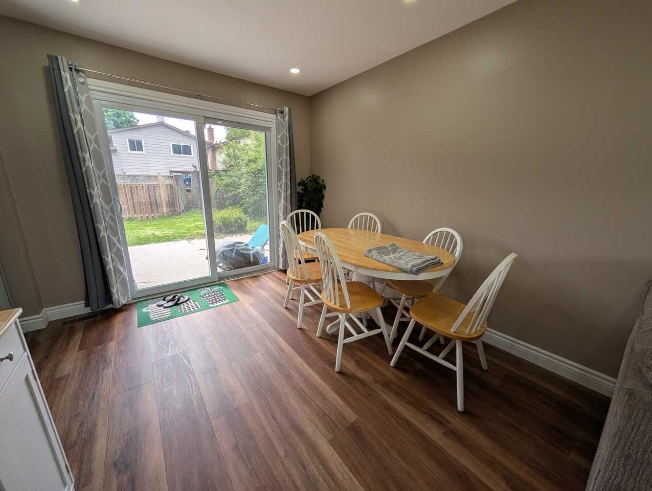 697 Collins Bay Rd - Photo 5 of 23