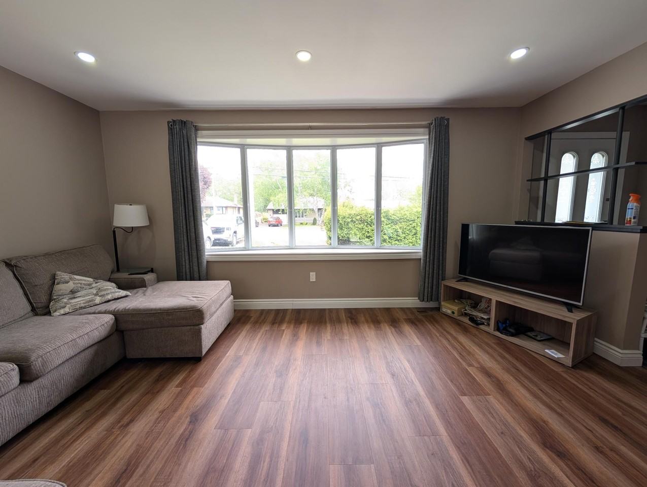 697 Collins Bay Rd - Photo 6 of 23