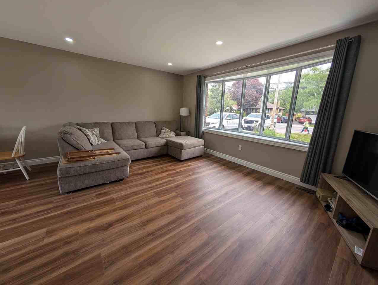 697 Collins Bay Rd - Photo 7 of 23