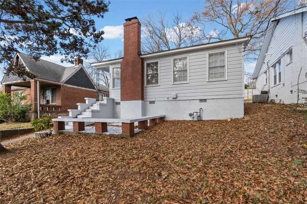 449 10th St Nw - Photo 2 of 36