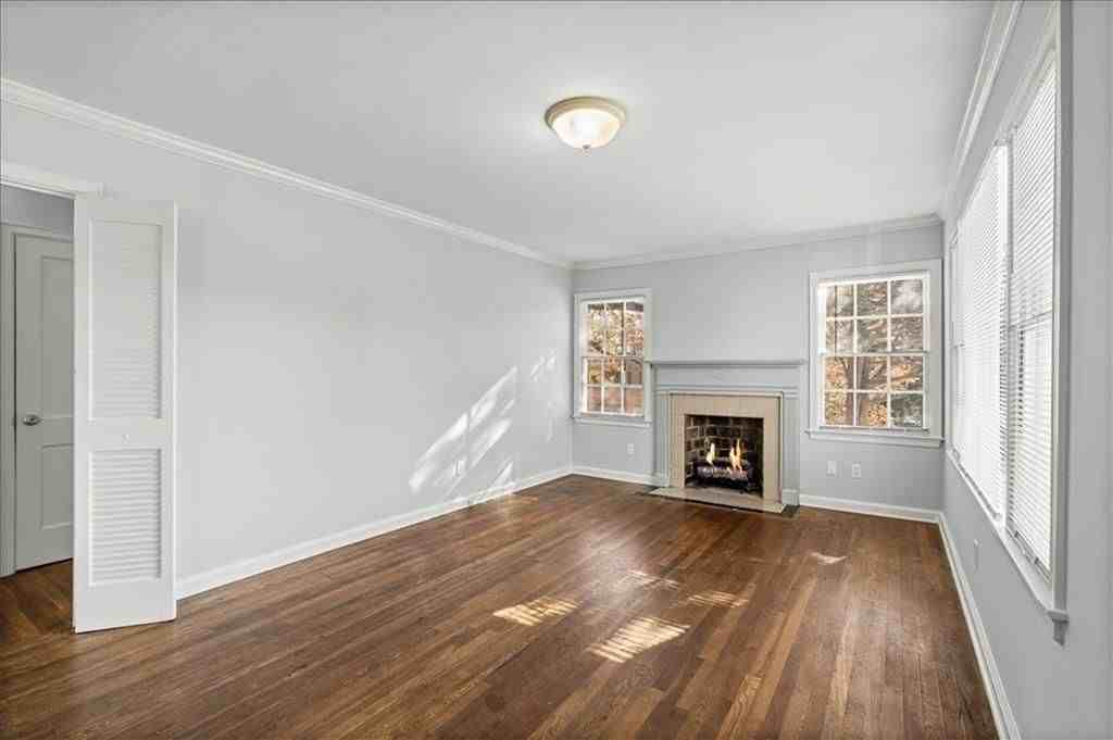 449 10th St Nw - Photo 5 of 36