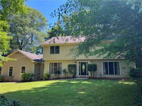 370 Woodstone Dr - Photo 1 of 1