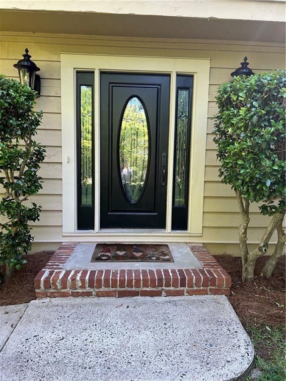 370 Woodstone Dr - Photo 2 of 23