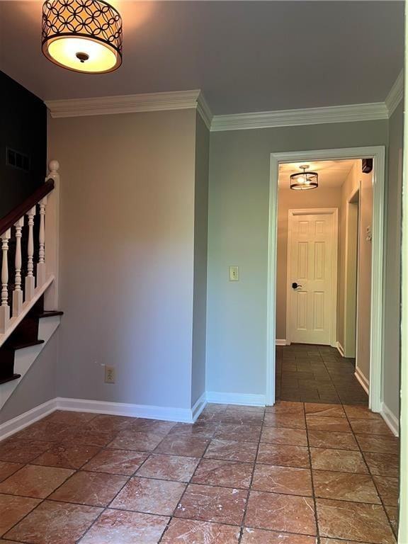 370 Woodstone Dr - Photo 3 of 23