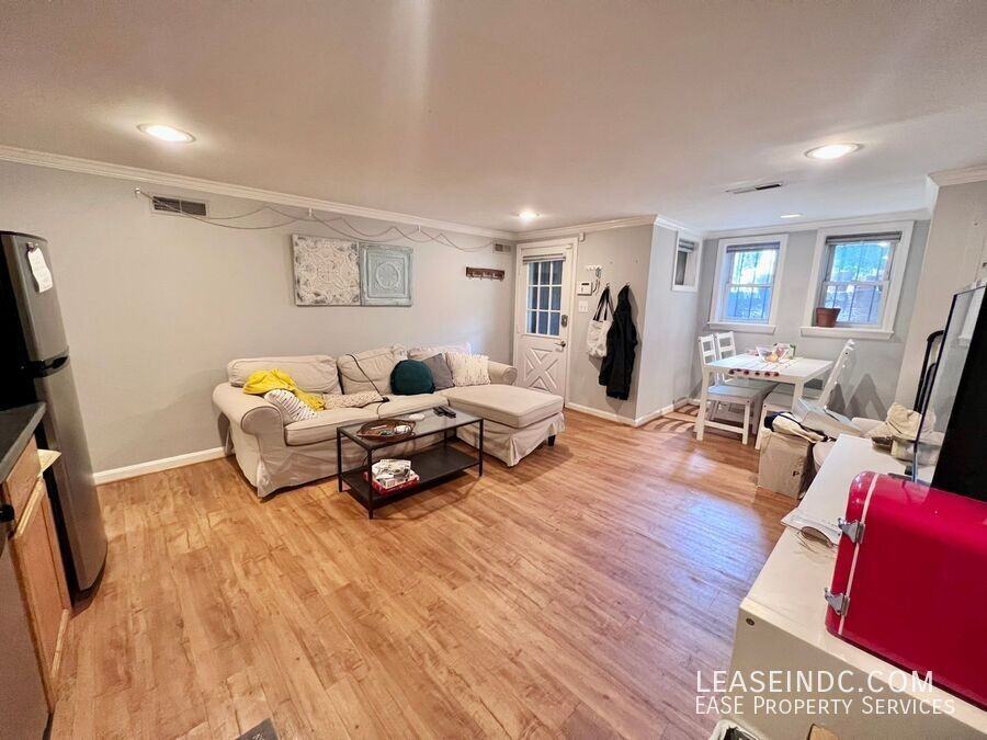 1203 New Jersey Ave Nw #B - Photo 4 of 14