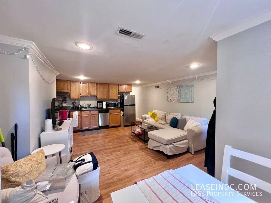 1203 New Jersey Ave Nw #B - Photo 6 of 14