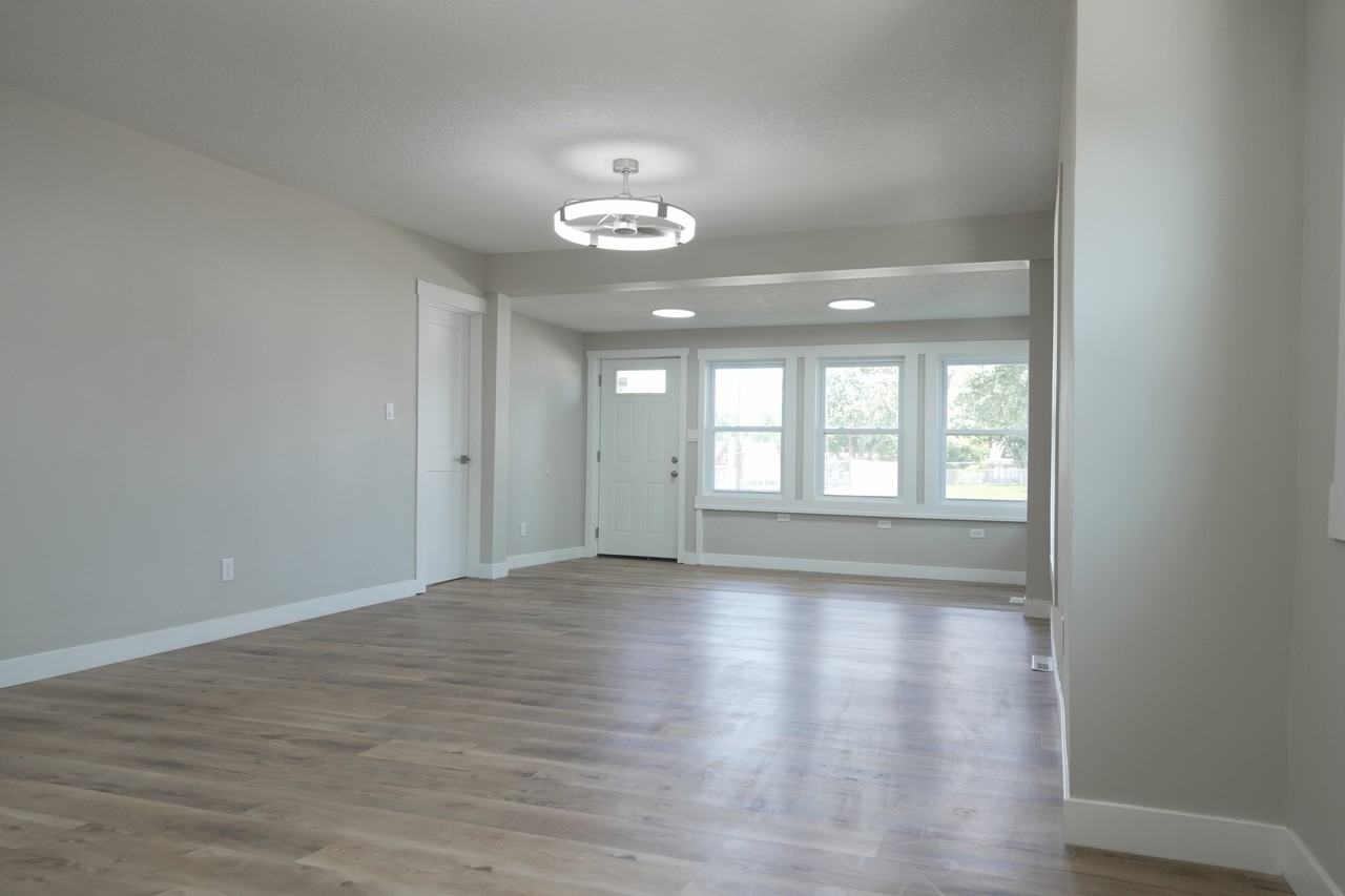 3810 2nd Ave - Photo 4 of 20
