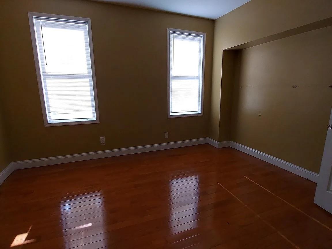 1841 W Huntingdon St #2 - Photo 2 of 11