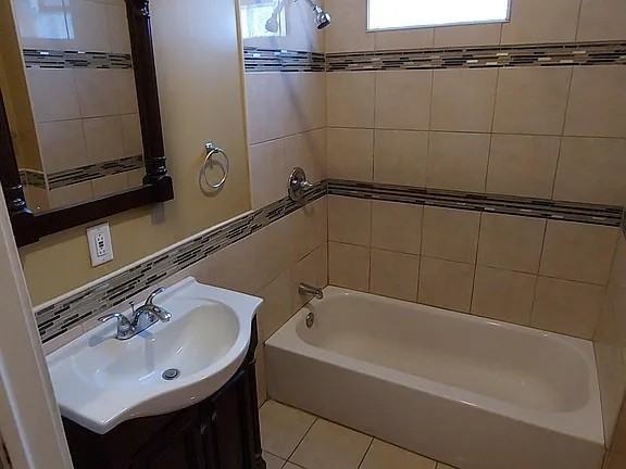 1841 W Huntingdon St #2 - Photo 7 of 11