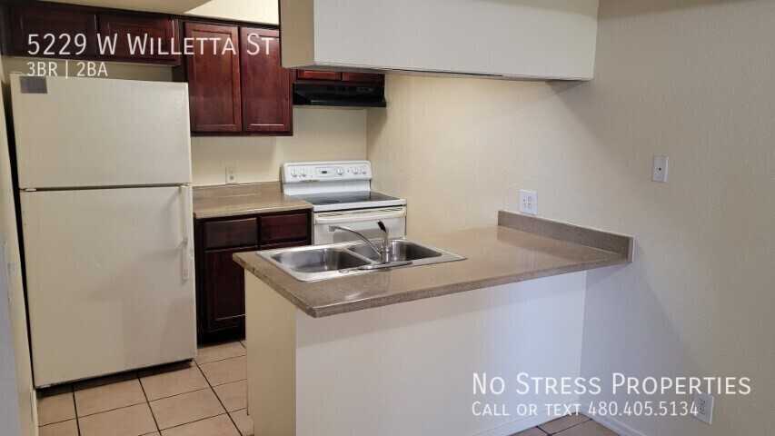 5229 W Willetta St - Photo 6 of 19