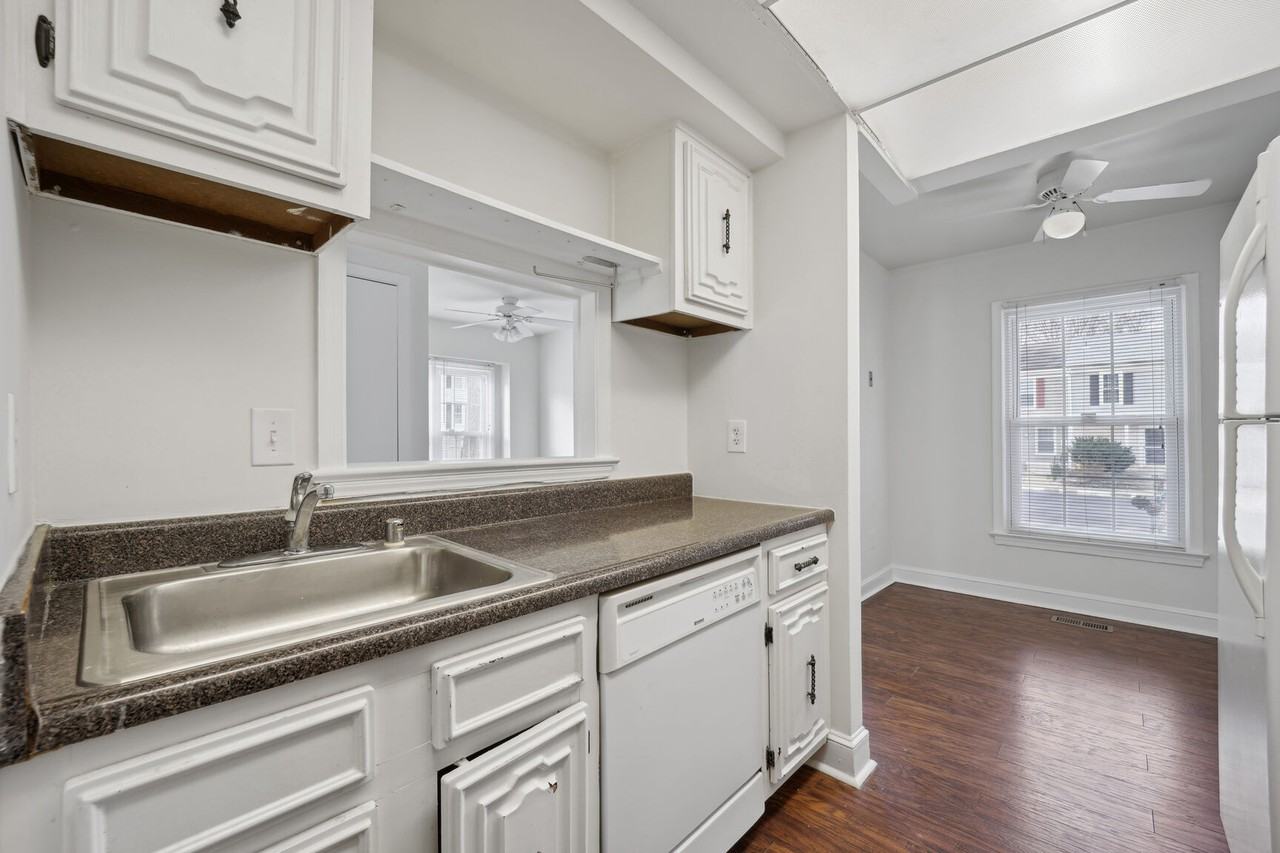 5490 Safe Harbor Ct #5490 - Photo 6 of 10