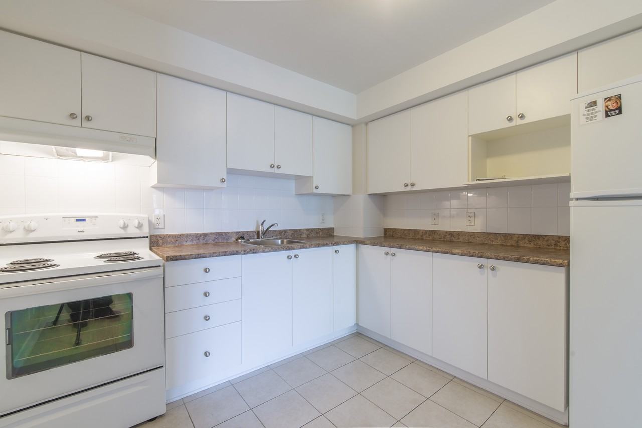 1662 Russell Rd - Photo 6 of 15