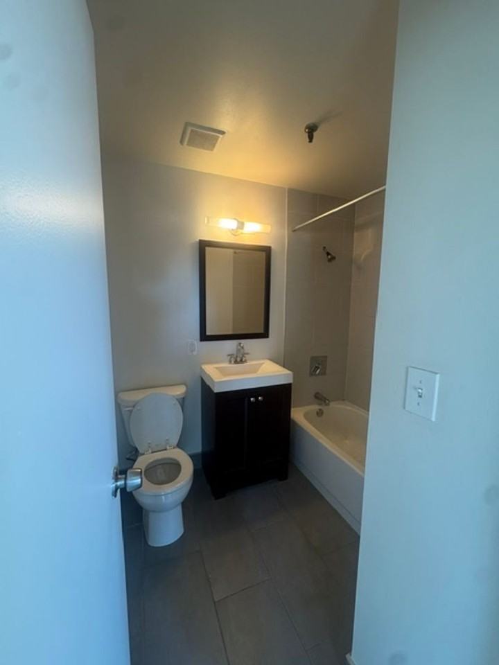 SilverBrick Lofts - Photo 4 of 17