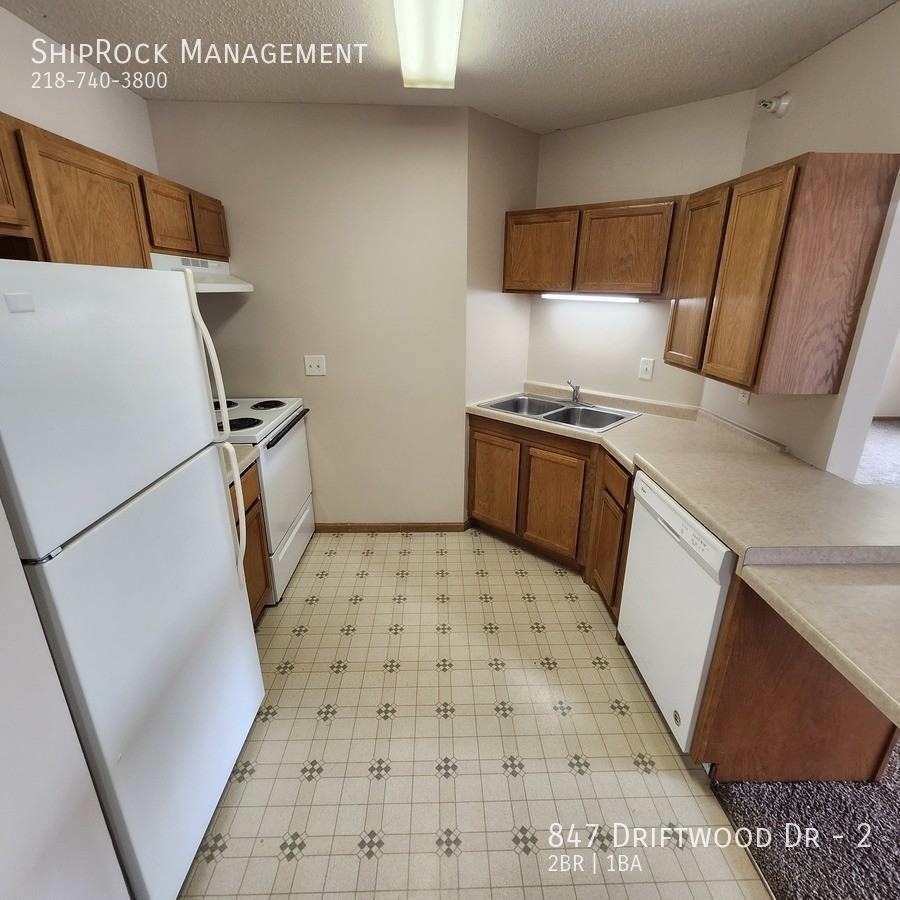 847 Driftwood Dr #2 - Photo 4 of 9