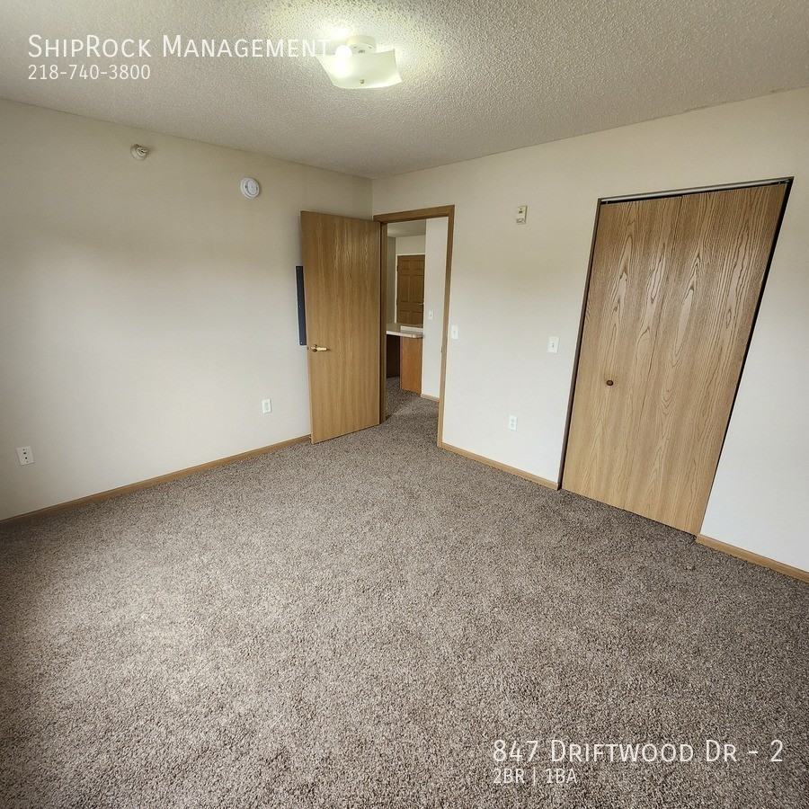 847 Driftwood Dr #2 - Photo 7 of 9