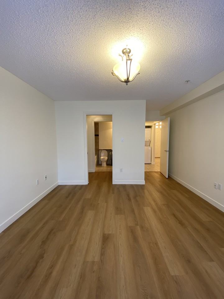 790 Kingsmere Crescent Southwest - Photo 6 of 15