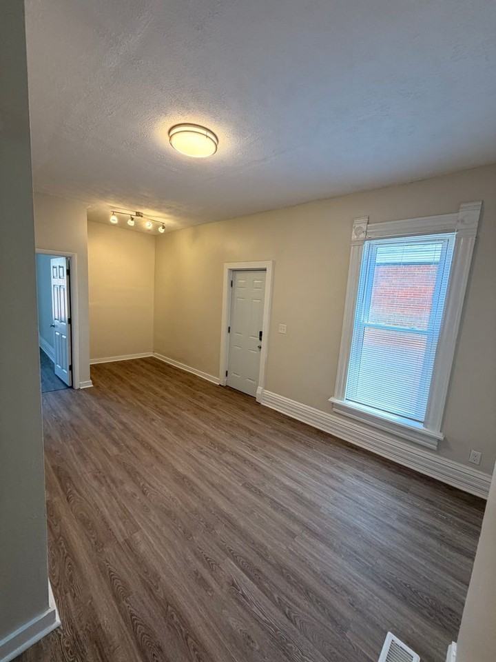 133 133 - 133.5 W 10th Ave. - Photo 3 of 20