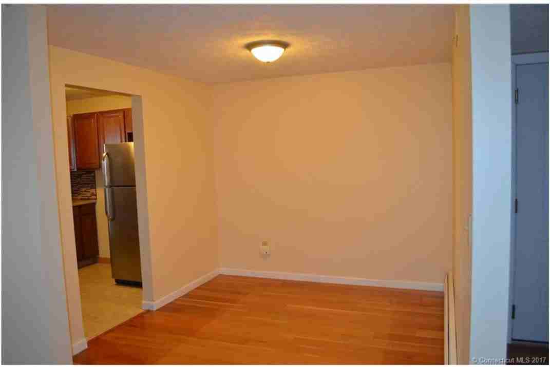 23 Amato Dr - Photo 5 of 16