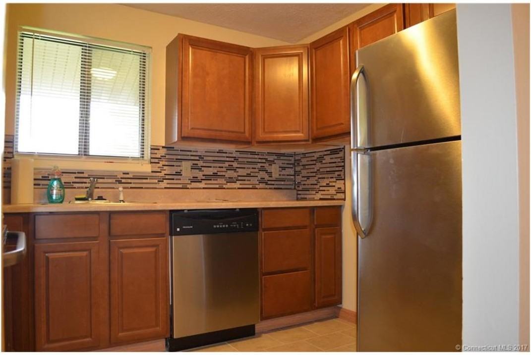 23 Amato Dr - Photo 7 of 16