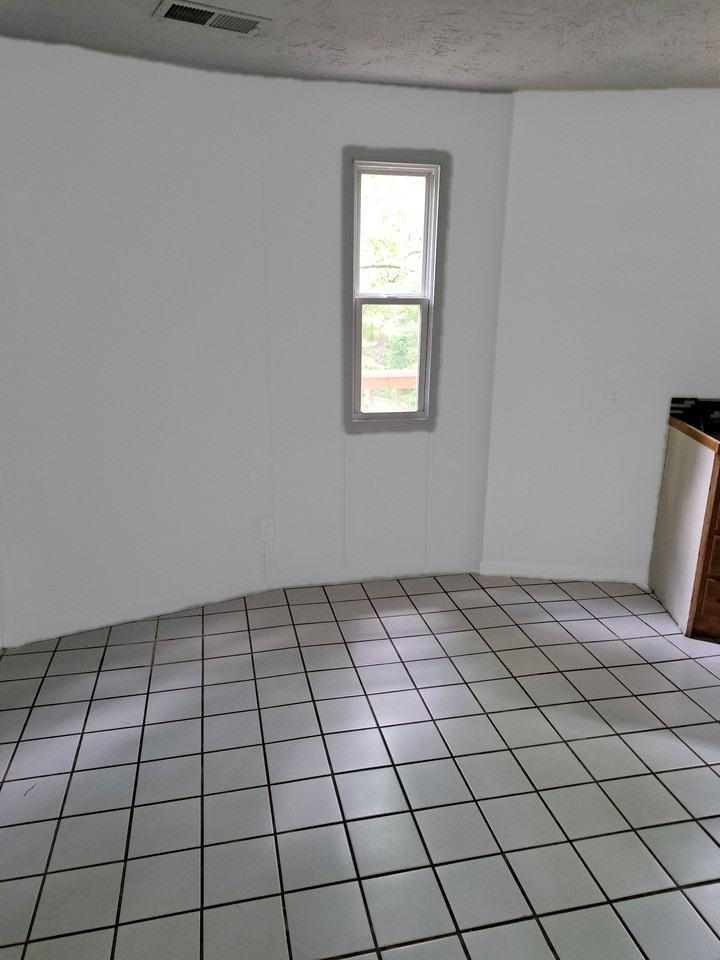 In Riverbend Road Area - Photo 4 of 16