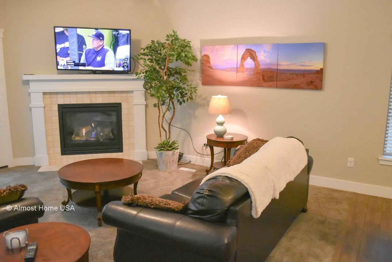 3293 E Bengal Blvd - Photo 4 of 21