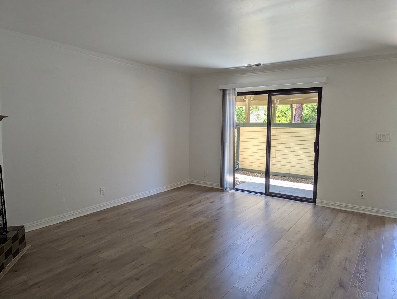 3335 Broad St #18 - Photo 4 of 32