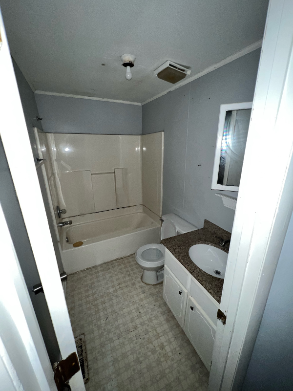421 S Orleans St - Photo 4 of 6