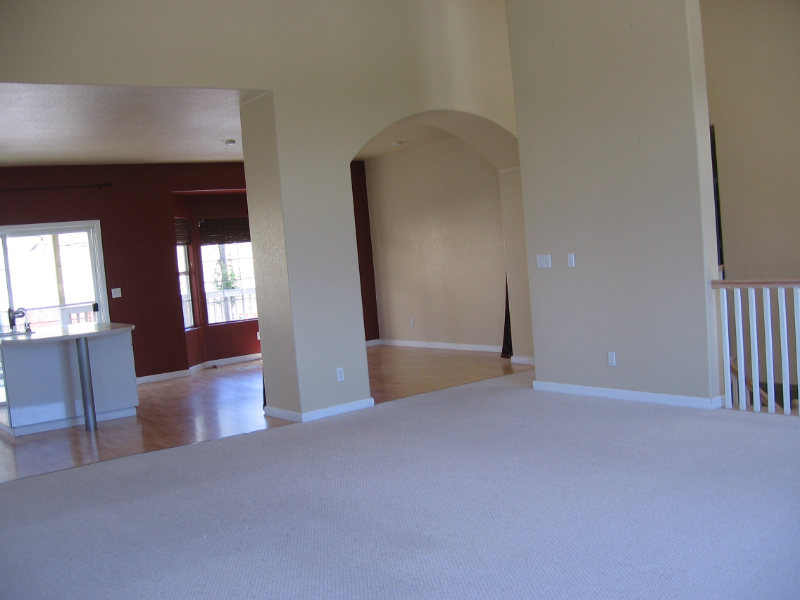 10072 Roseview Dr - Photo 4 of 20
