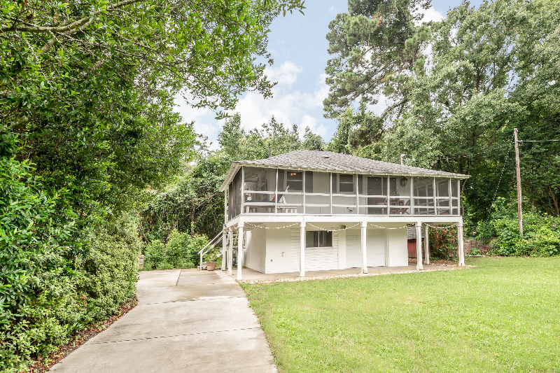2243 Guerry Ave #B - Photo 2 of 19