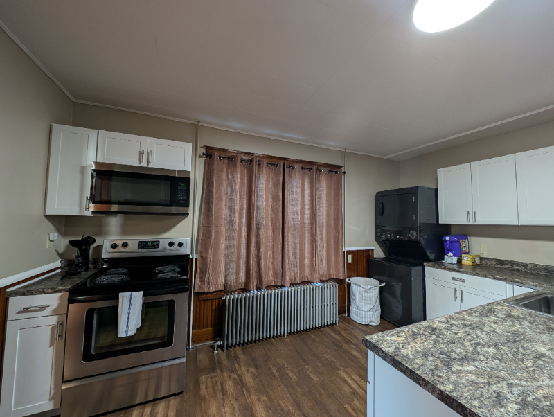 492 Burgess St #1 - Photo 6 of 29