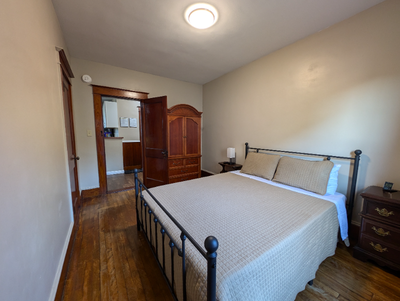 492 Burgess St #1 - Photo 7 of 29