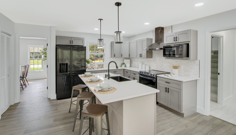 305 Mayfield St - Photo 3 of 48