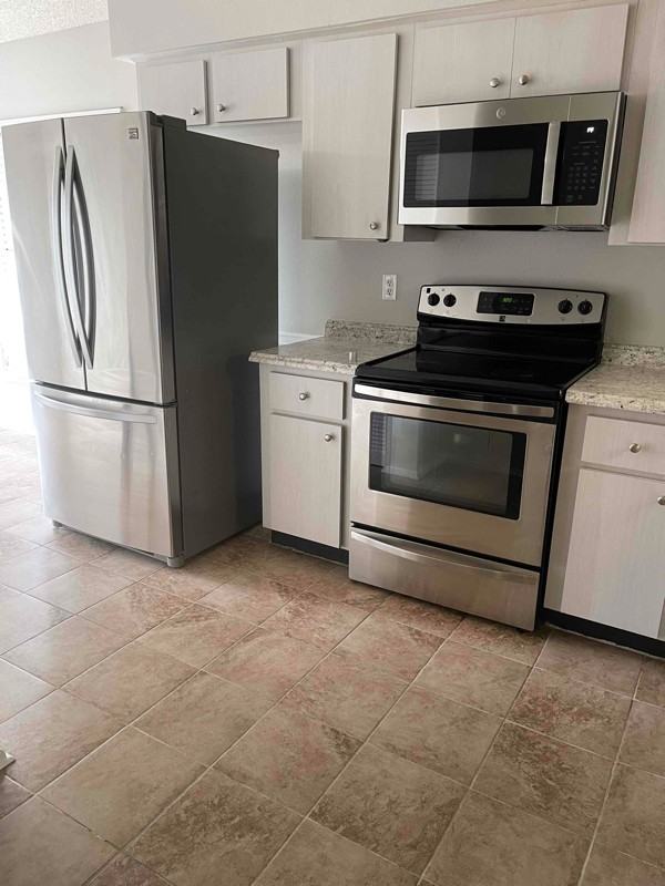 11218 Scotchwood Dr - Photo 4 of 13
