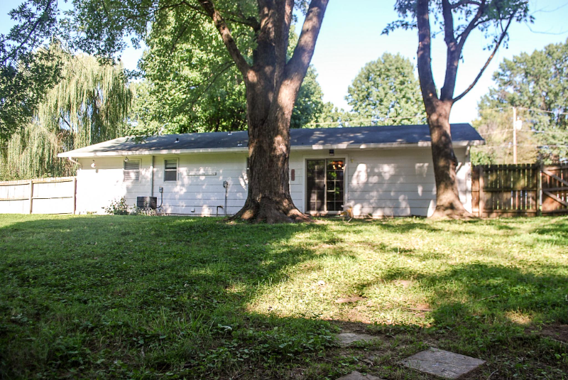1108 Royal Dr - Photo 2 of 18