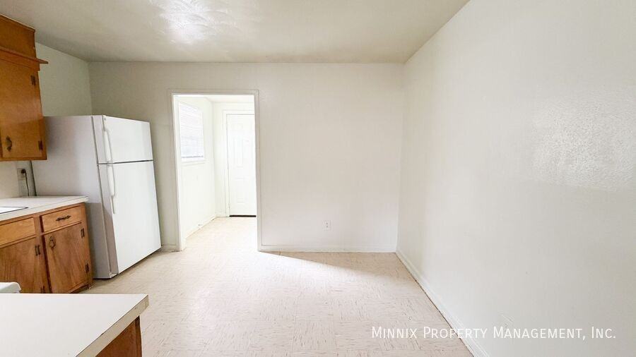 4610 52nd St #A - Photo 5 of 14