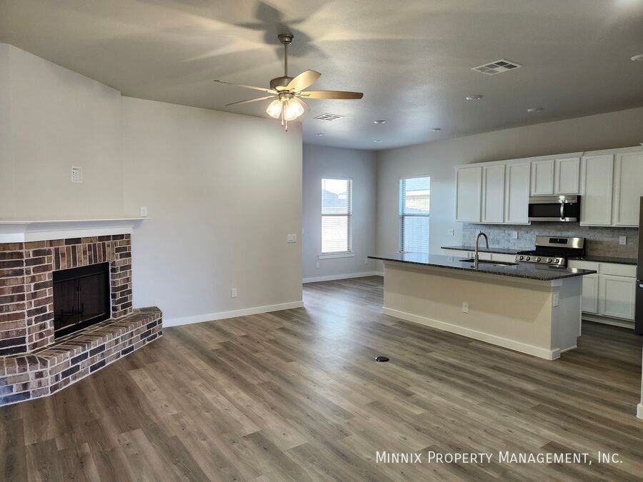 1701 144th St - Photo 4 of 30