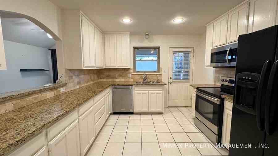 2001 Freeport Ln - Photo 6 of 30