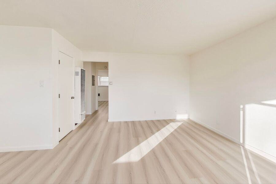 430 Vernon St #10 - Photo 3 of 18