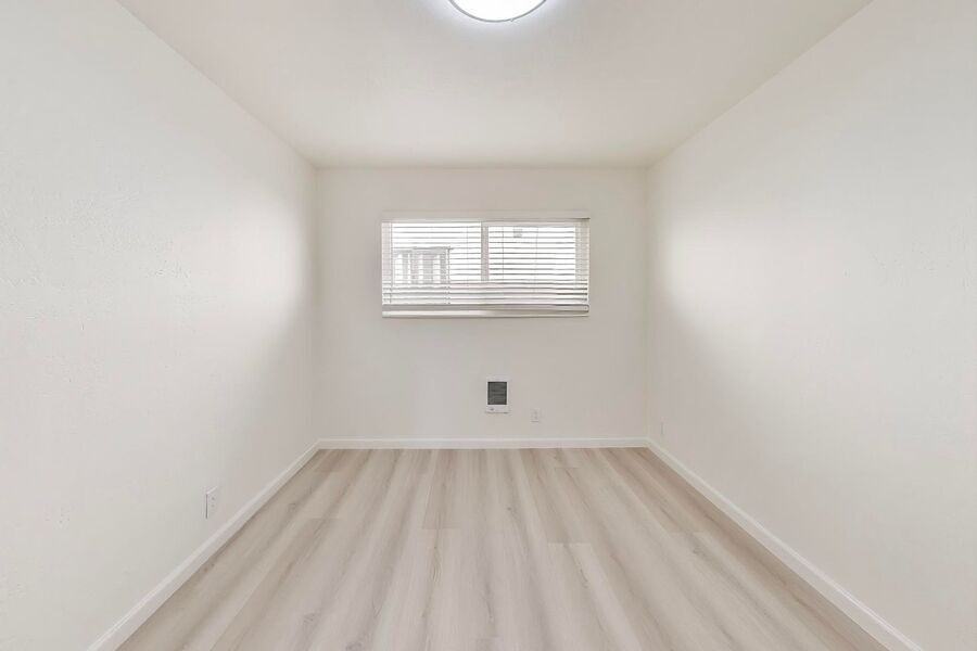 430 Vernon St #10 - Photo 7 of 18
