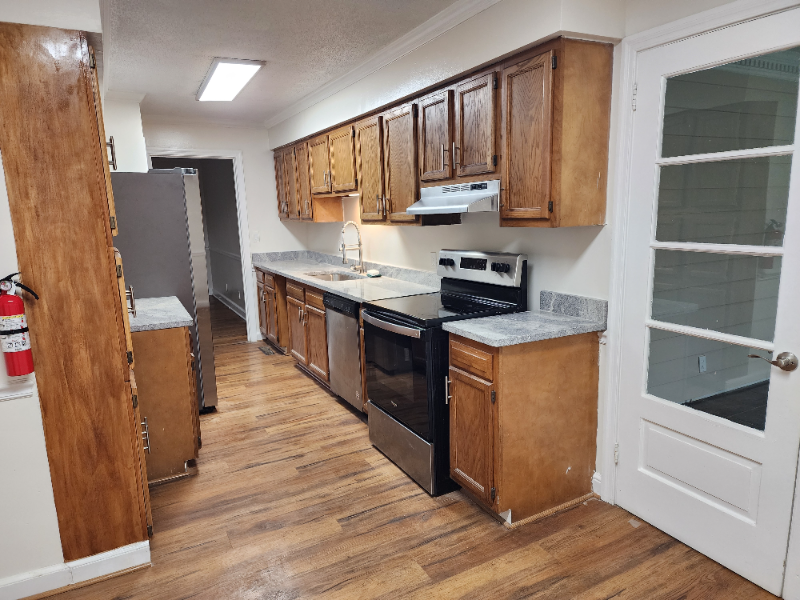 700 E Holston Ave - Photo 6 of 20
