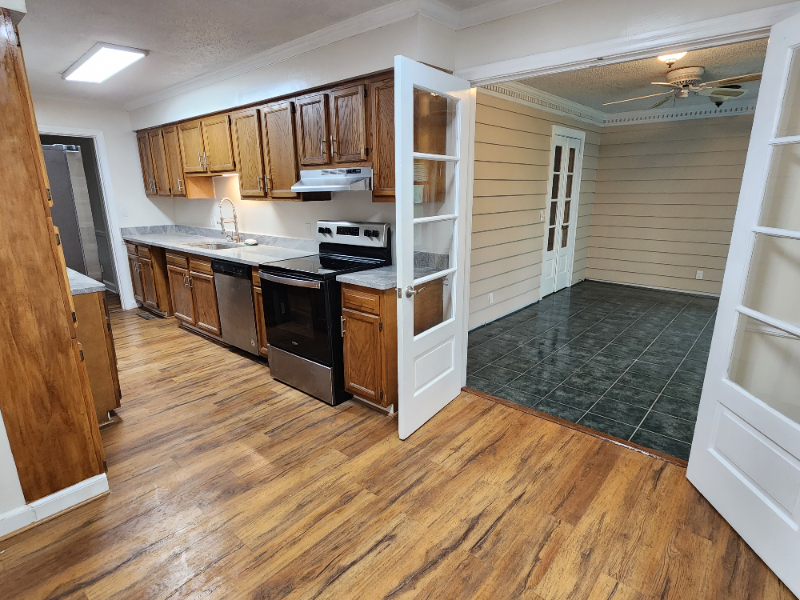 700 E Holston Ave - Photo 7 of 20