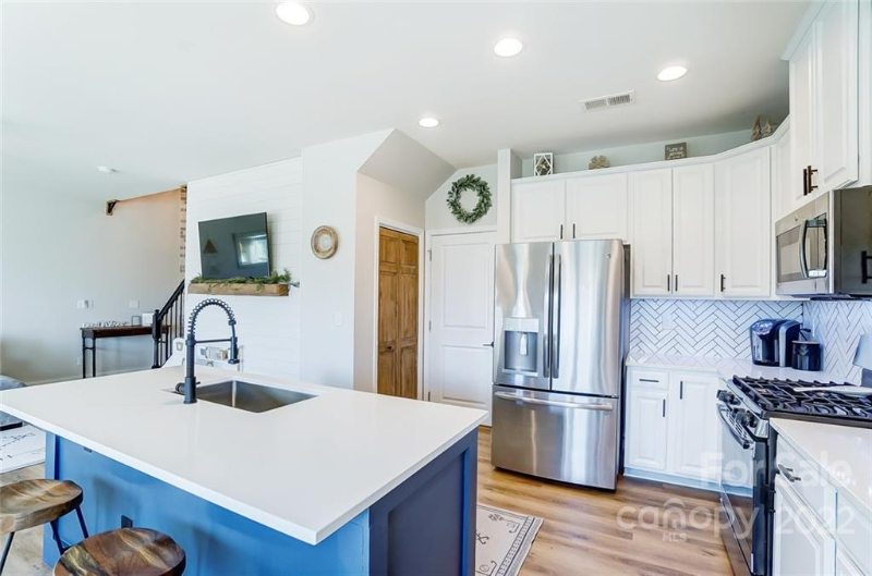 3606 Dolly Madison Rd - Photo 6 of 22
