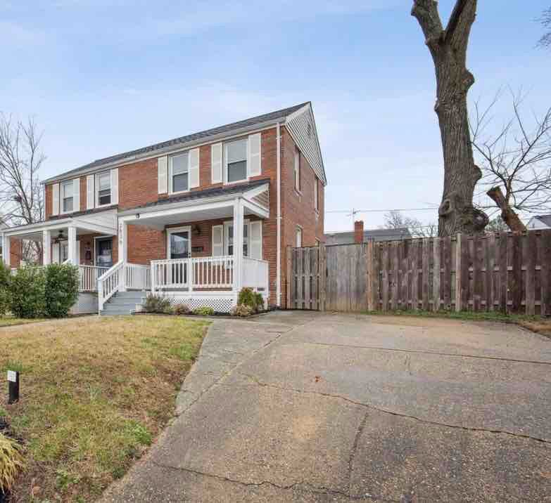 2836 Fairhaven Ave - Photo 3 of 23