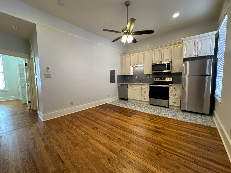 518 E 8th St #E - Photo 4 of 20