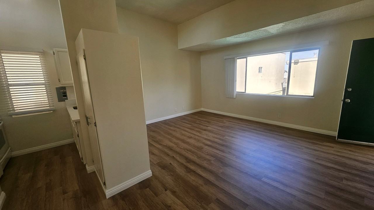 14926 Hawthorne Blvd #118 - Photo 2 of 9