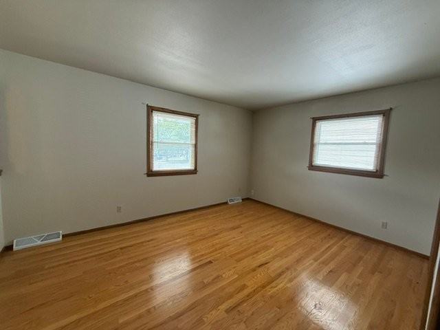 7759 W Beloit Rd - Photo 6 of 16