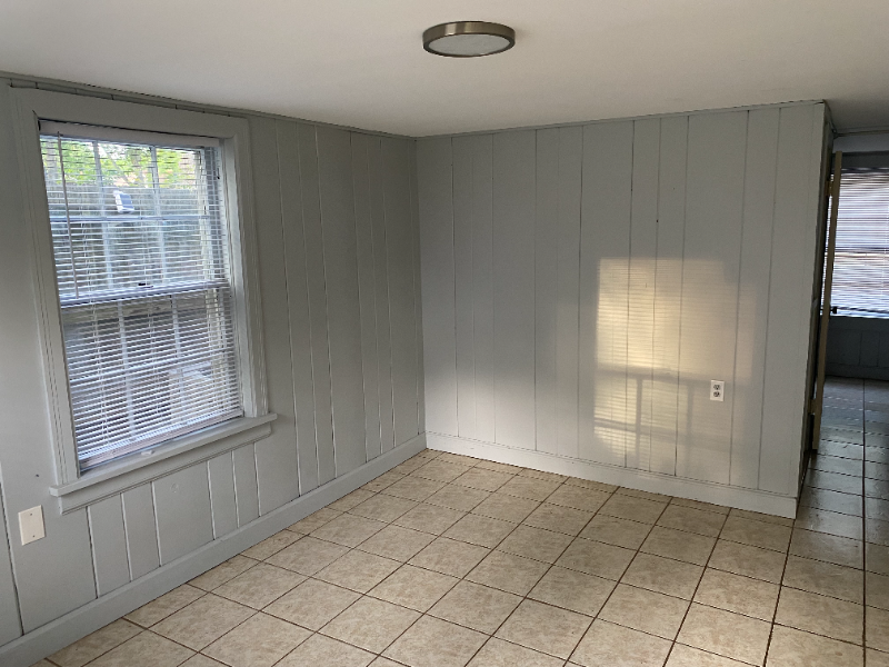 217 W Jasper St - Photo 5 of 12