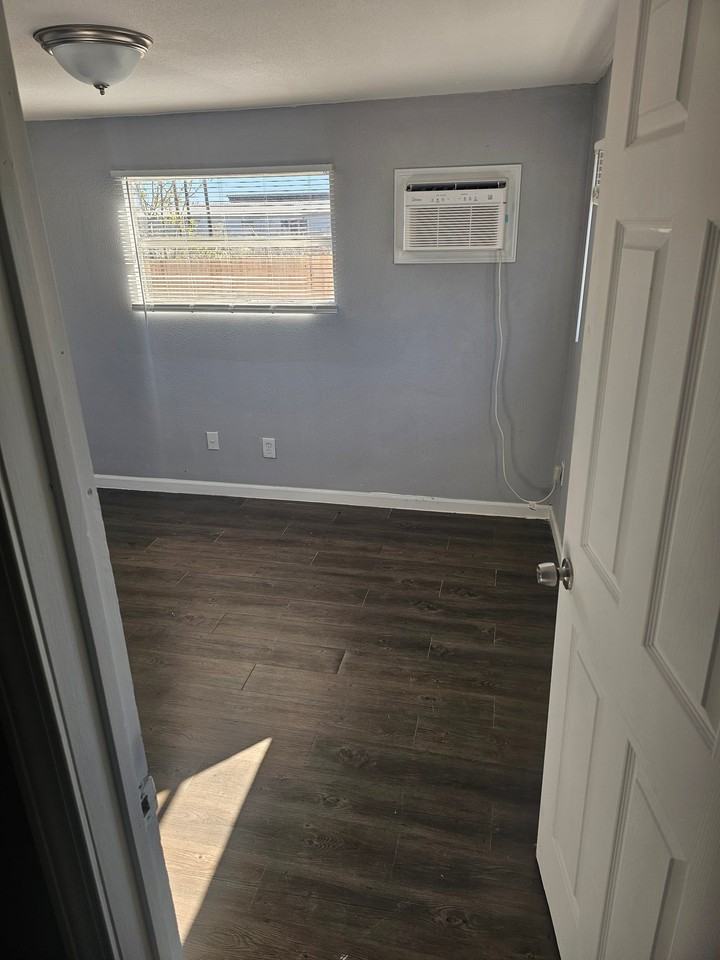 15205 Pocmont Trl #B - Photo 4 of 12