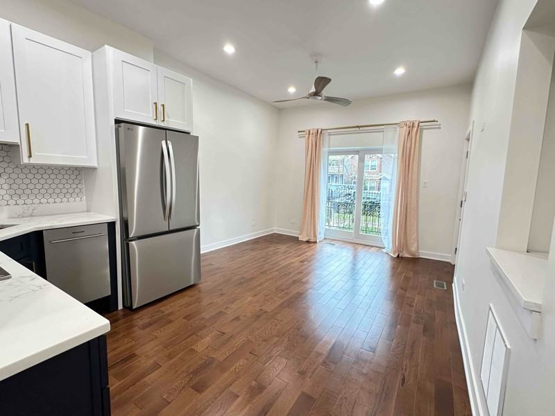 1529 N Maplewood Ave #1 - Photo 4 of 14